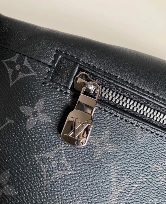 WIS DISCOVERY VUITTON LOUIS BUMBAG 0126